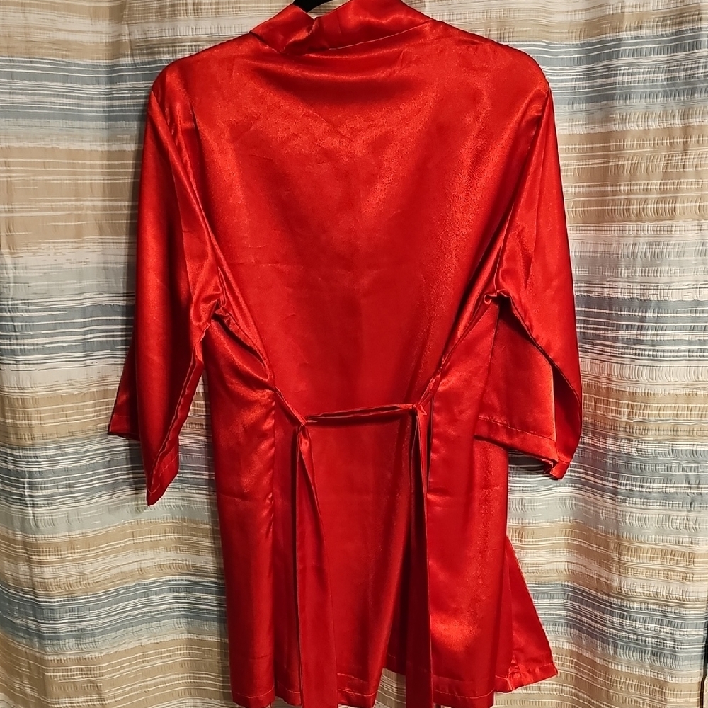 iCollection Women's Ultra Soft Satin Lounge and Poolside Robe In Stunning Red - Picture 4 of 5